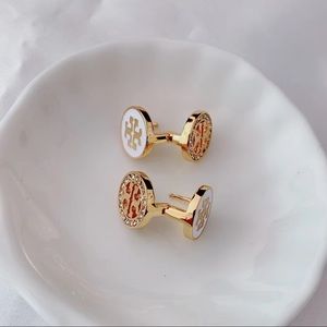 Tory Burch 2 side using earrings
